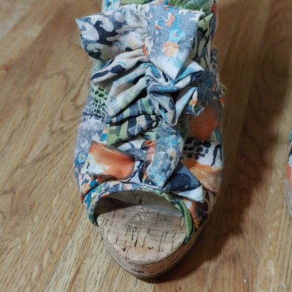 Chinese Laundry 🥳HOST PICK🥳 Heart Throb Platform Heels 6M - Picture 4 of 13